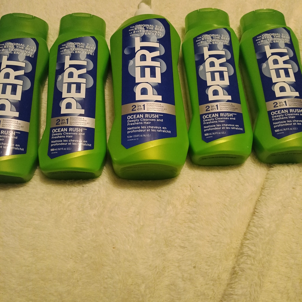Pert 2-in-1 Shampoo and Conditioner Set. 5 PC's One Has Pump ,New Unused